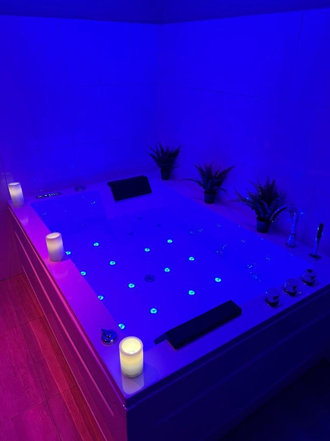 Narbnb - Eden Suite - Jacuzzi - Parking - Clim Narbona Esterno foto